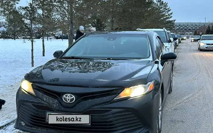 Toyota Camry 2020 года за 12 000 000 тг. в Астана