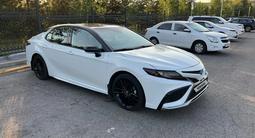 Toyota Camry 2021 года за 18 000 000 тг. в Астана