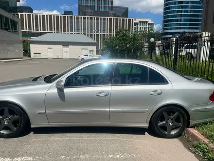 Mercedes-Benz E 320 2004 года за 7 000 000 тг. в Астана – фото 10