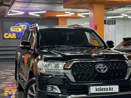 Toyota Land Cruiser 2016 года за 33 000 000 тг. в Астана