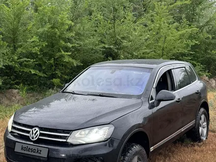 Volkswagen Touareg 2011 года за 11 000 000 тг. в Алматы – фото 2