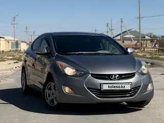 Hyundai Elantra, 2012
