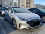 Hyundai Elantra 2020 года за 9 500 000 тг. в Актобе