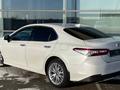 Toyota Camry 2019 года за 16 990 000 тг. в Астана – фото 5