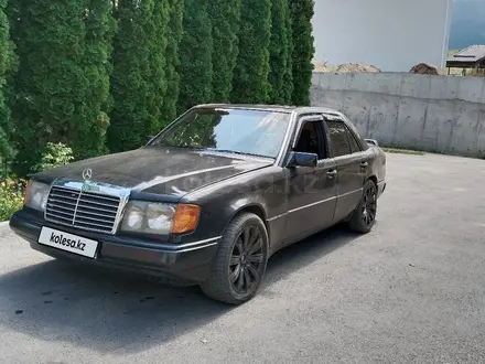 Mercedes-Benz E 200 1993 года за 700 000 тг. в Талгар – фото 2