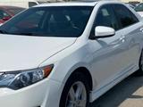 Toyota Camry 2012 года за 6 000 000 тг. в Актобе – фото 2