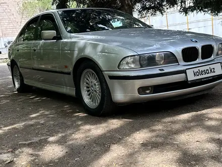 BMW 528 1997 года за 3 800 000 тг. в Алматы