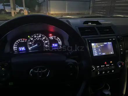 Toyota Camry 2013 года за 3 600 000 тг. в Уральск – фото 3