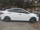 Hyundai Solaris 2015 года за 4 500 000 тг. в Актобе – фото 4