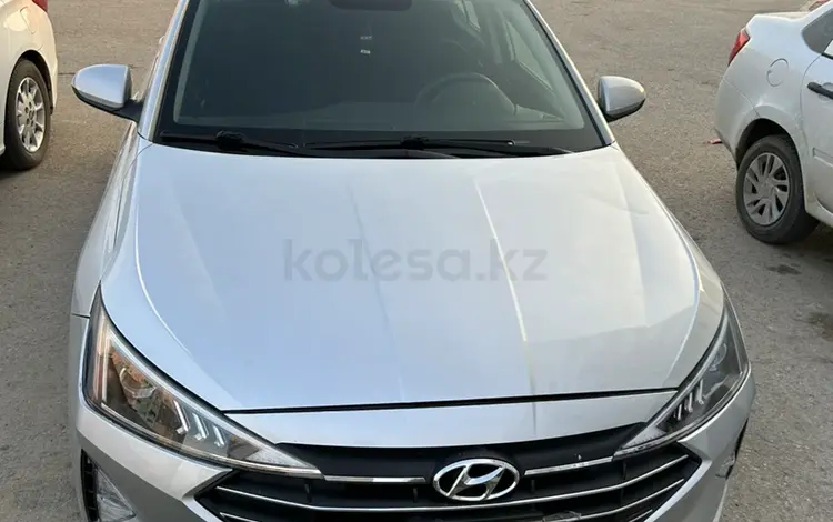 Hyundai Elantra 2018 года за 5 800 000 тг. в Караганда