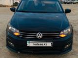 Volkswagen Polo 2015 годаfor3 600 000 тг. в Актау