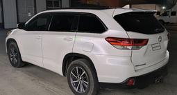 Toyota Highlander 2017 года за 10 000 000 тг. в Атырау – фото 3