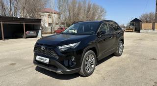 Toyota RAV4 2023 года за 23 000 000 тг. в Атырау