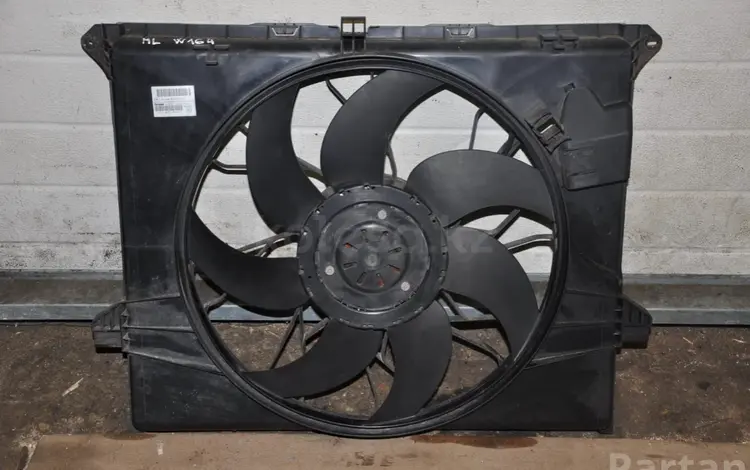 Вентилятор радиатора Mercedes ML W164 за 120 000 тг. в Алматы