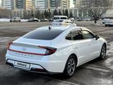 Hyundai Sonata 2021 года за 10 700 000 тг. в Астана – фото 2