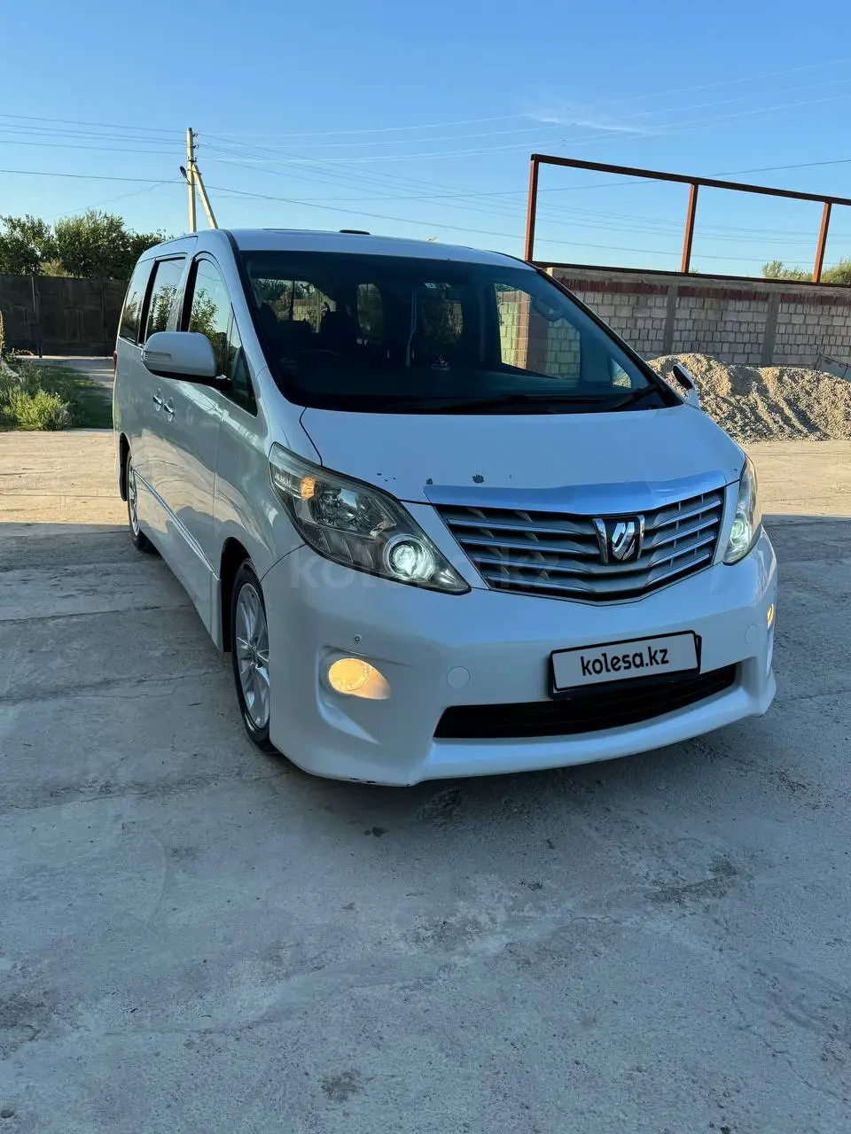 Toyota Alphard, 2010