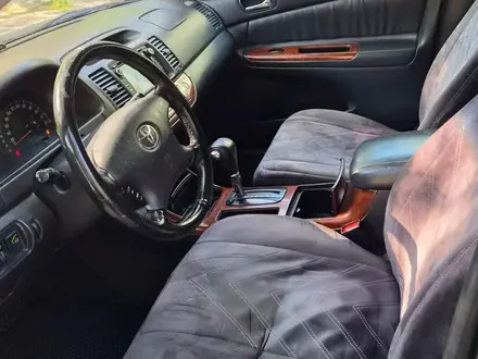 Toyota Camry 2003 года за 4 500 000 тг. в Актобе – фото 5