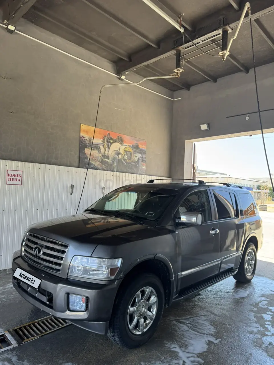 Infiniti QX56, 2005