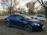 Chevrolet Cruze 2012 года за 3 700 000 тг. в Актобе – фото 3