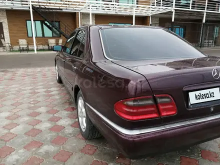 Mercedes-Benz E 280 1996 года за 2 500 000 тг. в Актау – фото 5