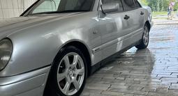 Mercedes-Benz E 230 1996 годаүшін2 400 000 тг. в Костанай – фото 2