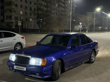 Mercedes-Benz E 200 1992 года за 1 000 000 тг. в Павлодар – фото 2