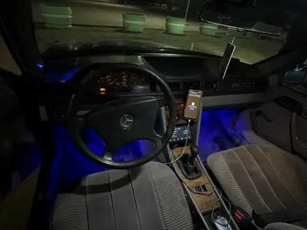 Mercedes-Benz E 200 1992 года за 1 000 000 тг. в Павлодар – фото 20