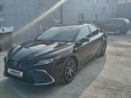 Toyota Camry 2023 года за 13 000 000 тг. в Актау