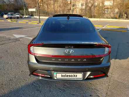 Hyundai Sonata 2021 года за 13 000 000 тг. в Шымкент – фото 2