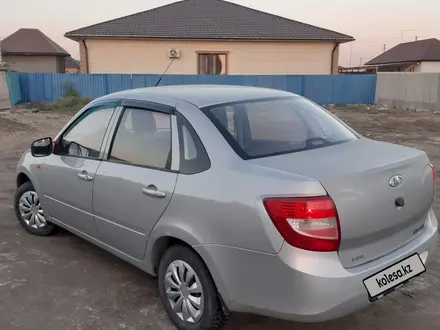 ВАЗ (Lada) Granta 2190 2013 года за 2 300 000 тг. в Атырау – фото 3