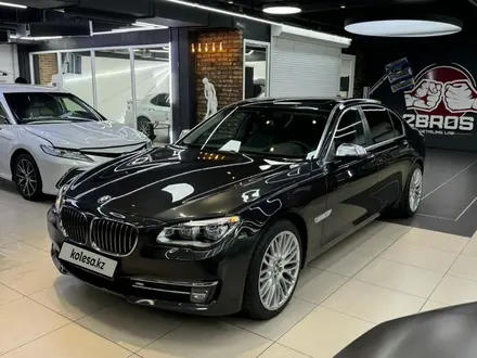 BMW 740 2014 года за 12 700 000 тг. в Алматы