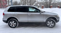 Volkswagen Touareg 2004 года за 4 500 000 тг. в Петропавловск – фото 3