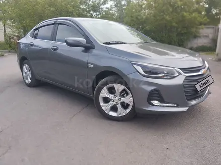 Chevrolet Onix 2023 года за 7 200 000 тг. в Караганда