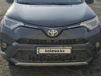 Toyota RAV4 2018 года за 13 500 000 тг. в Павлодар