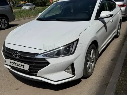Hyundai Elantra 2020 года за 8 100 000 тг. в Астана – фото 2