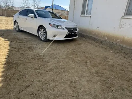 Lexus ES 300h 2013 года за 8 500 000 тг. в Жанаозен – фото 2