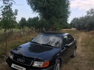 Audi 100