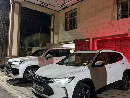 Chevrolet Tracker 2024 года за 9 000 000 тг. в Шымкент