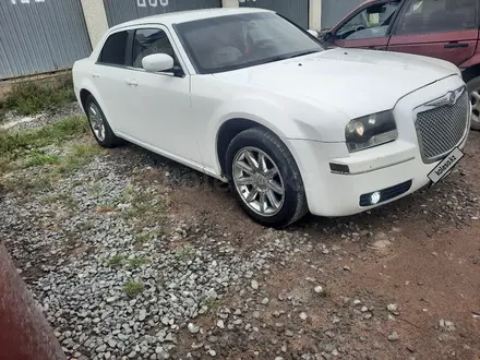 Chrysler 300C 2006 года за 4 500 000 тг. в Караганда – фото 15