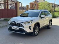 Toyota RAV4 2019 года за 14 700 000 тг. в Караганда