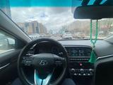 Hyundai Elantra 2019 года за 8 700 000 тг. в Астана – фото 2