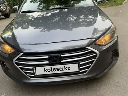 Hyundai Elantra 2018 года за 6 600 000 тг. в Алматы – фото 2