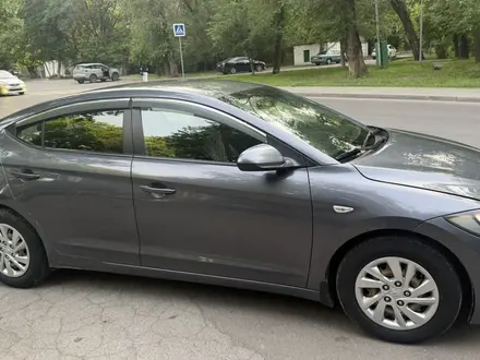 Hyundai Elantra 2018 года за 6 600 000 тг. в Алматы – фото 4