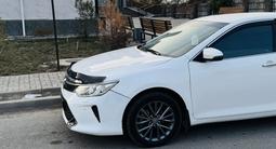 Toyota Camry 2015 года за 12 700 000 тг. в Туркестан – фото 2