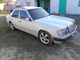 Mercedes-Benz E 260 1991 года за 1 600 000 тг. в Каратау – фото 4