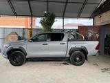 Расширители арок дизайн 21+ Adventure на Toyota Hilux Revo 2016-2023 г.в. Д за 110 000 тг. в Алматы – фото 3