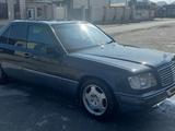 Mercedes-Benz E 220 1993 года за 2 300 000 тг. в Тараз – фото 3