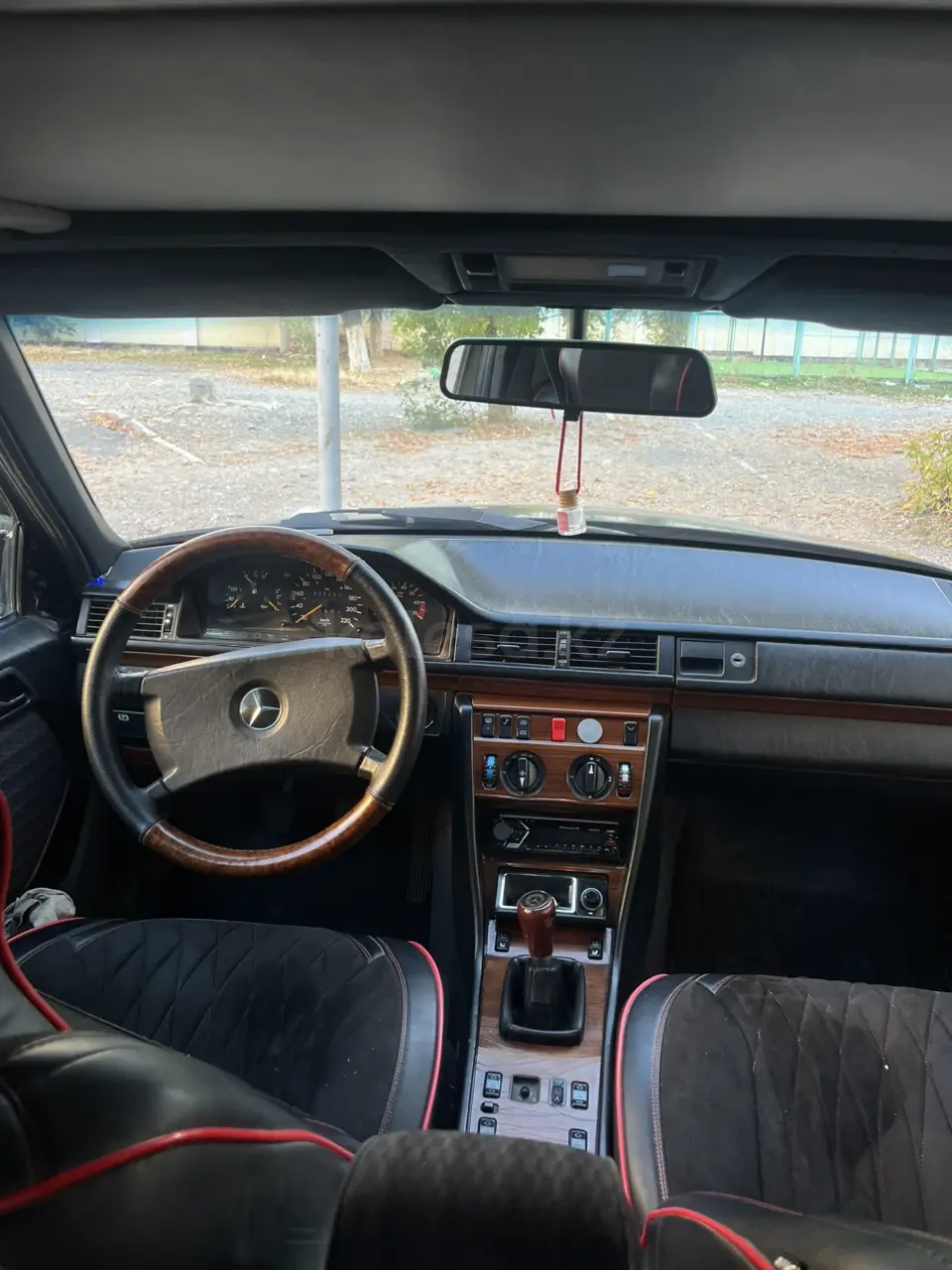 Mercedes-Benz E-Class, 1991