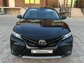 Toyota Camry 2020 года за 13 200 000 тг. в Актау – фото 2