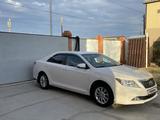 Toyota Camry 2013 года за 9 490 000 тг. в Атырау – фото 2